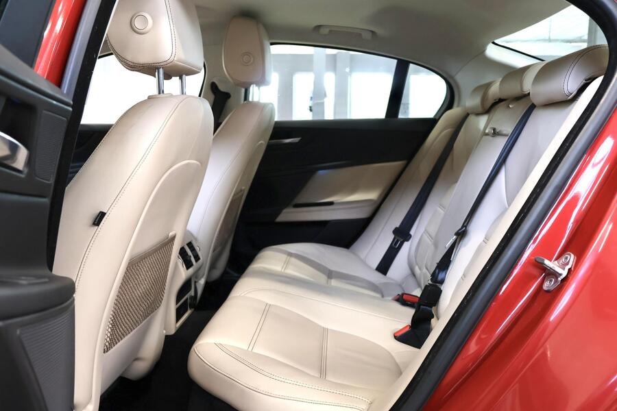 Jaguar XE vaihtoauto