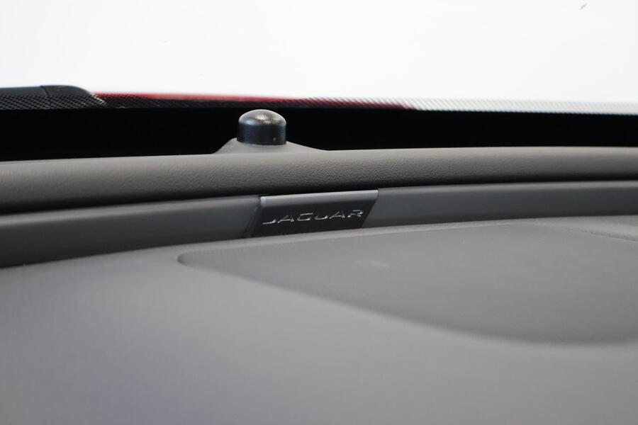 Jaguar XE vaihtoauto