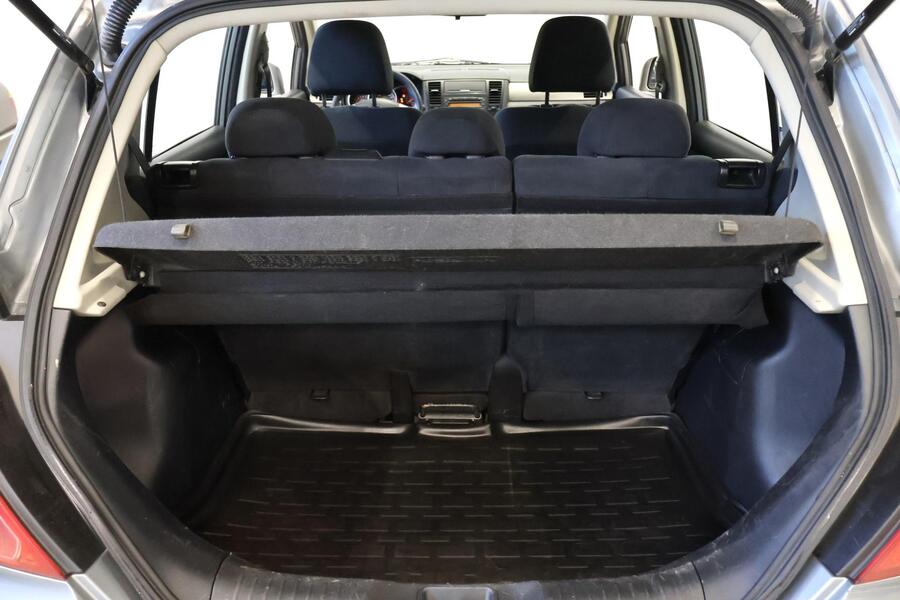 Nissan Tiida vaihtoauto