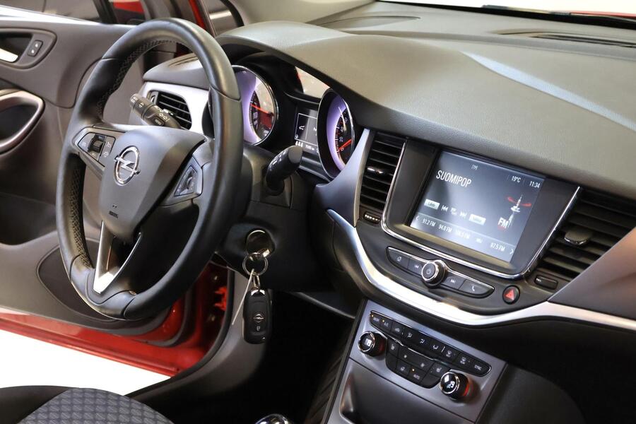 Opel Astra vaihtoauto