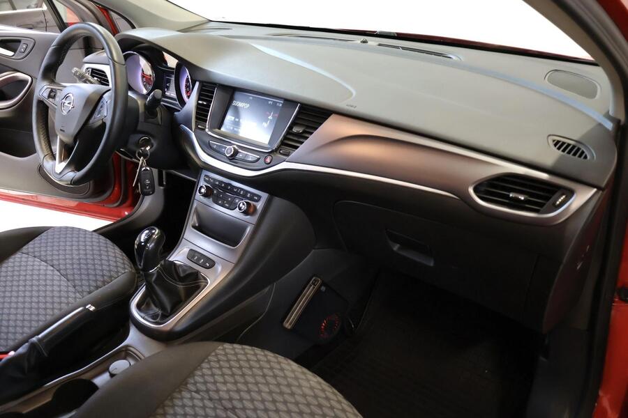 Opel Astra vaihtoauto