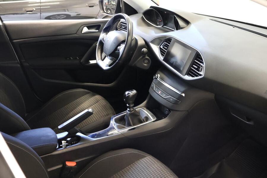 Peugeot 308 vaihtoauto