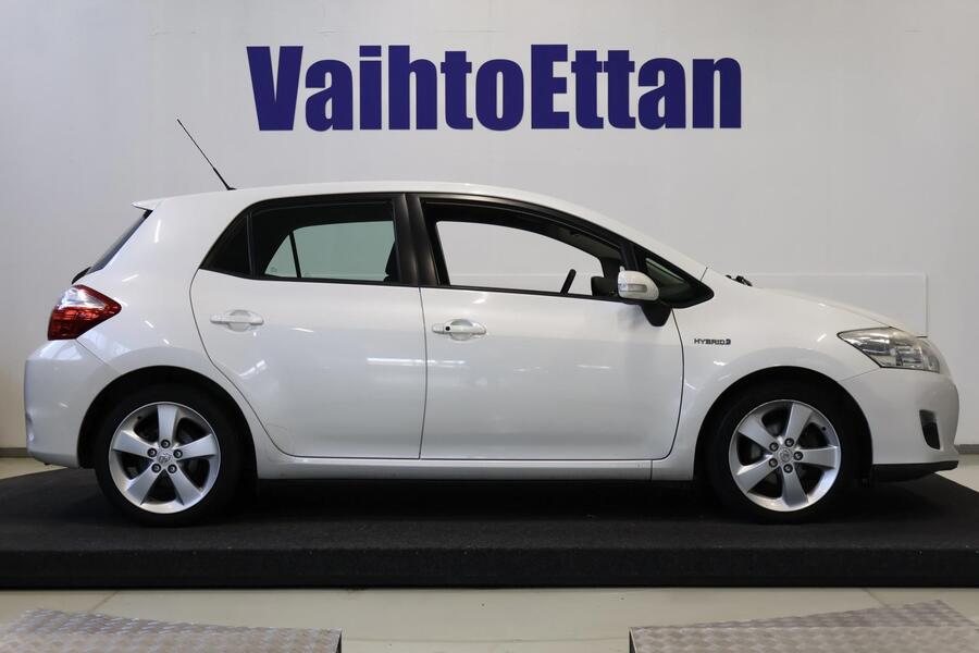 Toyota Auris vaihtoauto