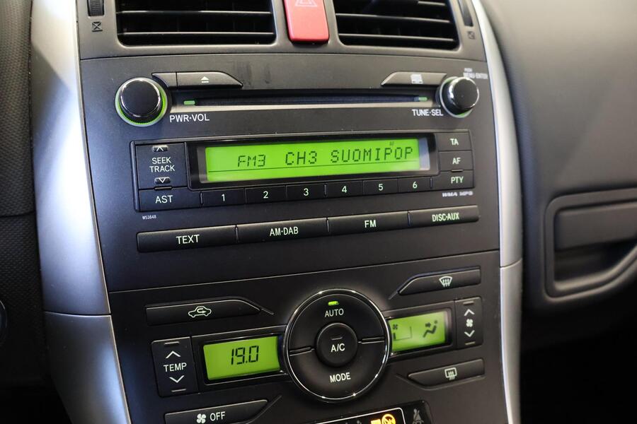 Toyota Auris vaihtoauto