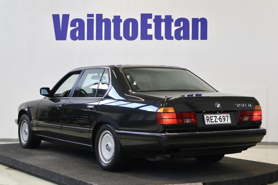 BMW 750 vaihtoauto