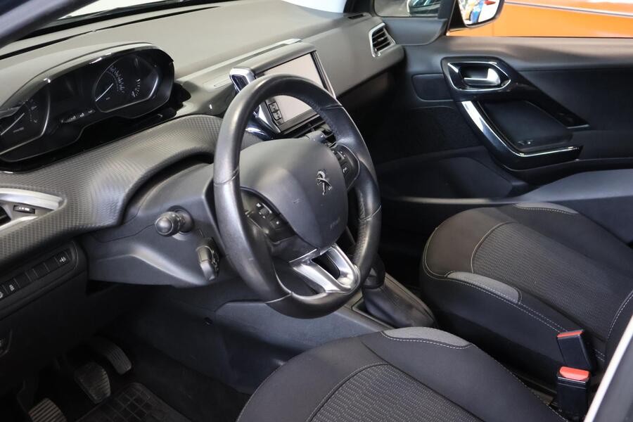 Peugeot 208 vaihtoauto