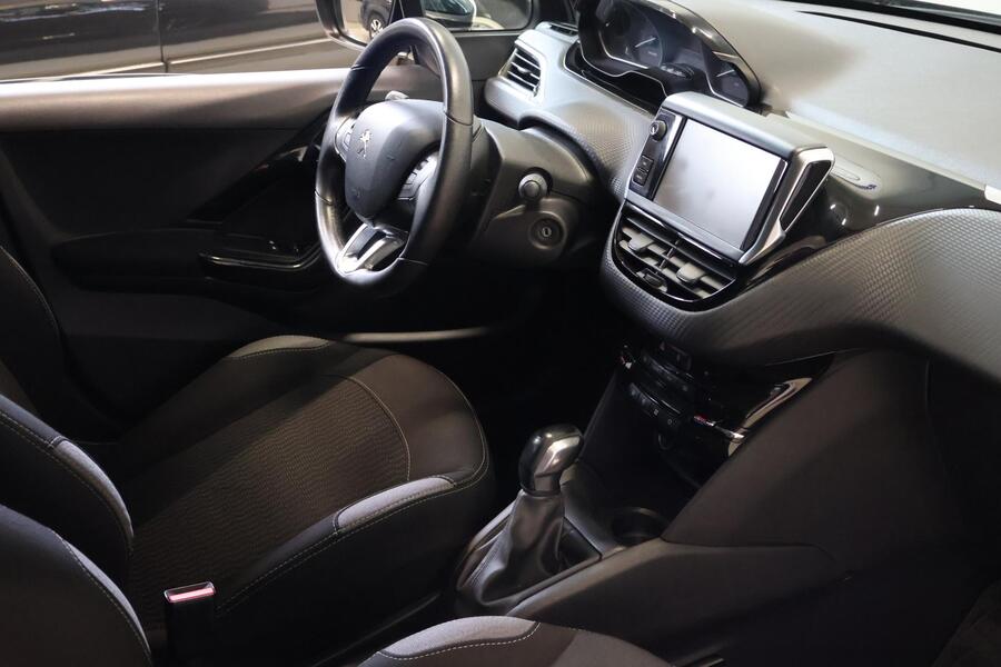 Peugeot 208 vaihtoauto