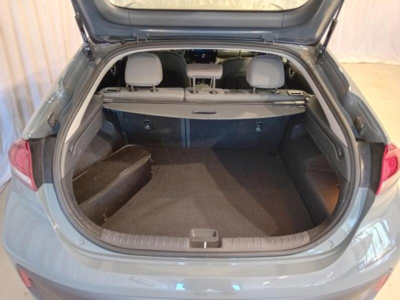 Hyundai IONIQ plug-in vaihtoauto