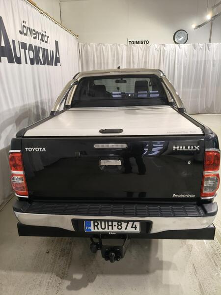 Toyota Hilux vaihtoauto