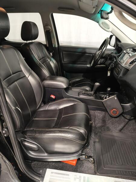 Toyota Hilux vaihtoauto