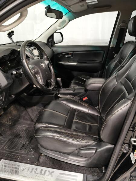 Toyota Hilux vaihtoauto