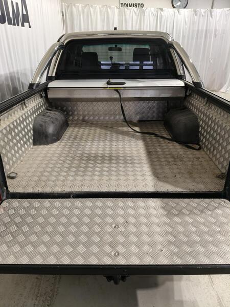 Toyota Hilux vaihtoauto