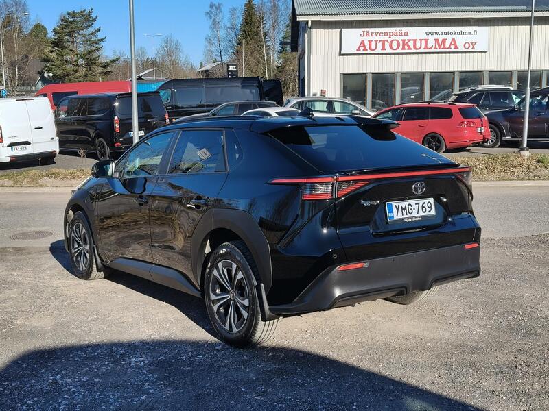 Toyota bZ4X vaihtoauto