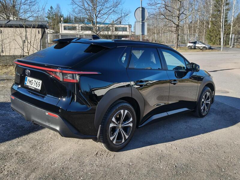 Toyota bZ4X vaihtoauto