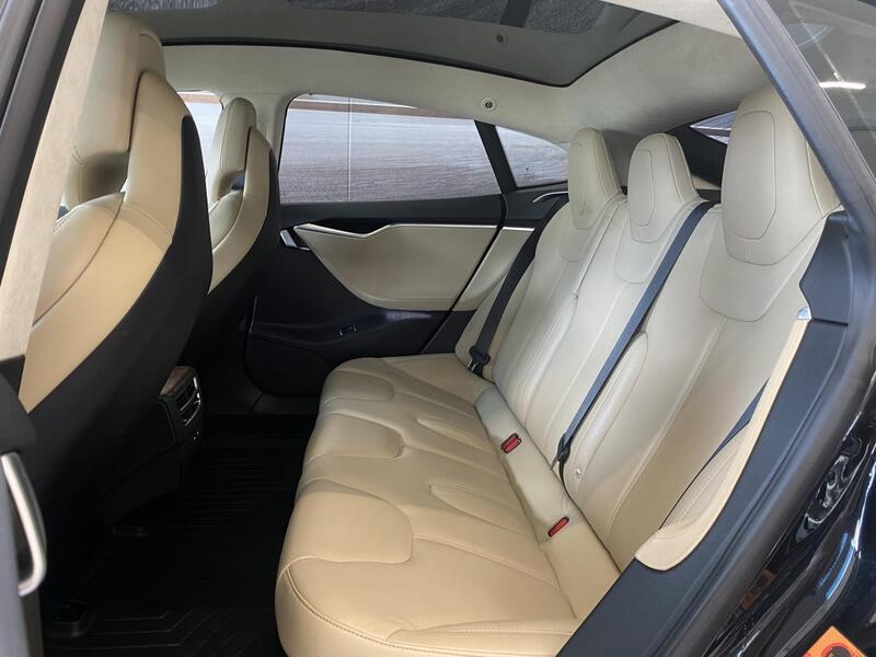 Tesla Model S vaihtoauto