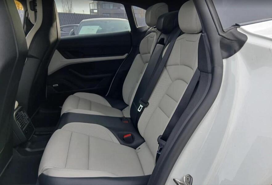 Porsche Taycan vaihtoauto