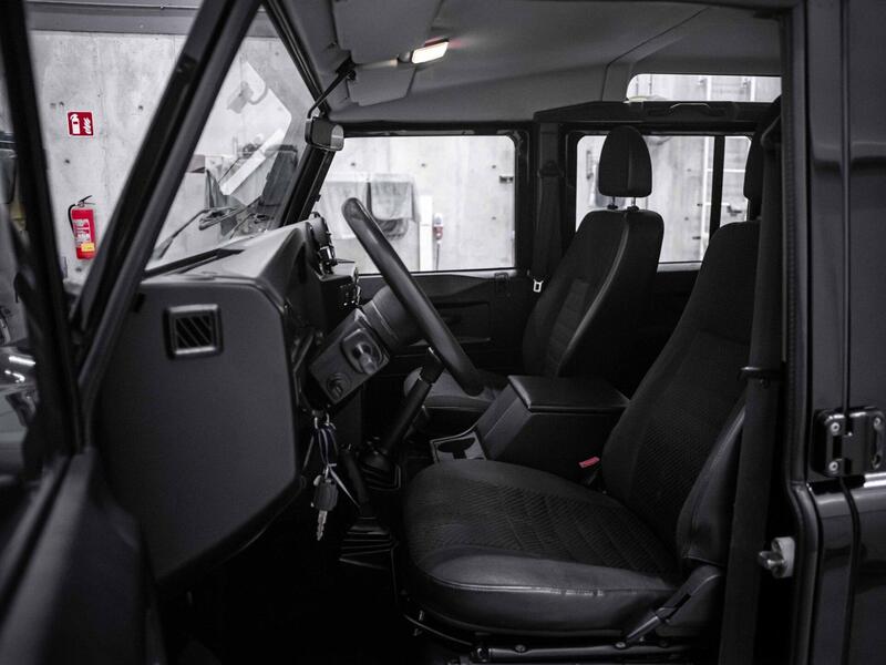 Land Rover Defender vaihtoauto