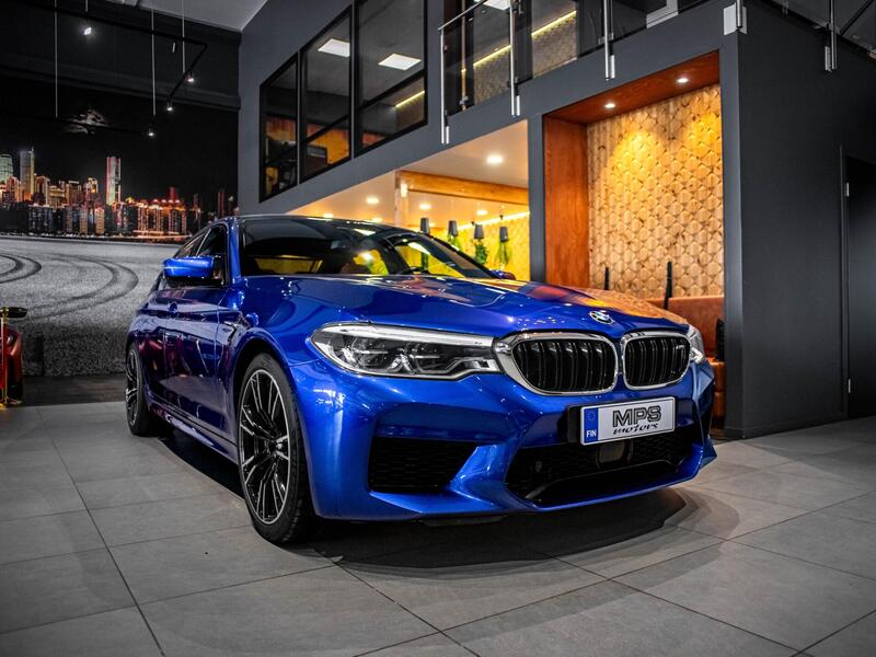 BMW M5 vaihtoauto