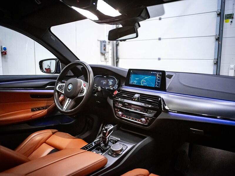 BMW M5 vaihtoauto