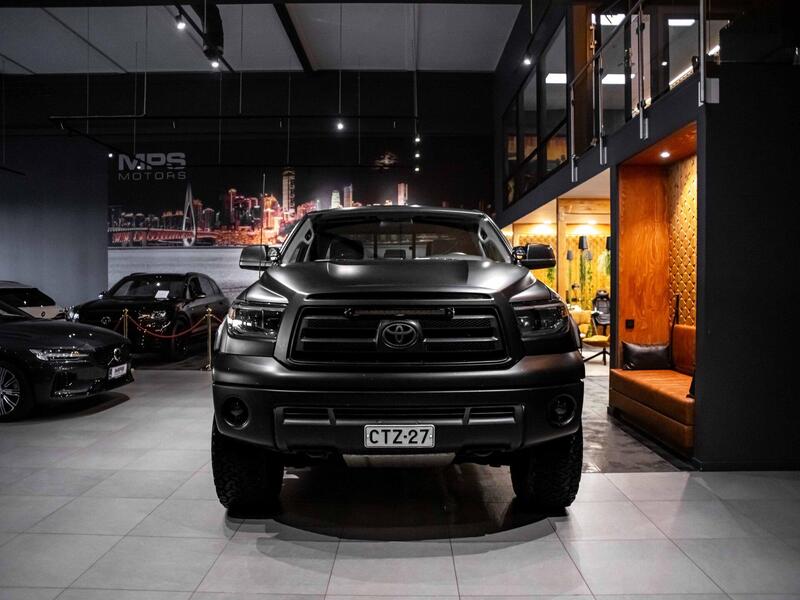 Toyota Tundra vaihtoauto