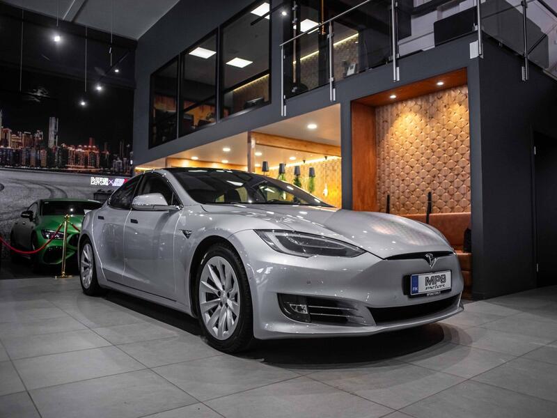 Tesla Model S vaihtoauto