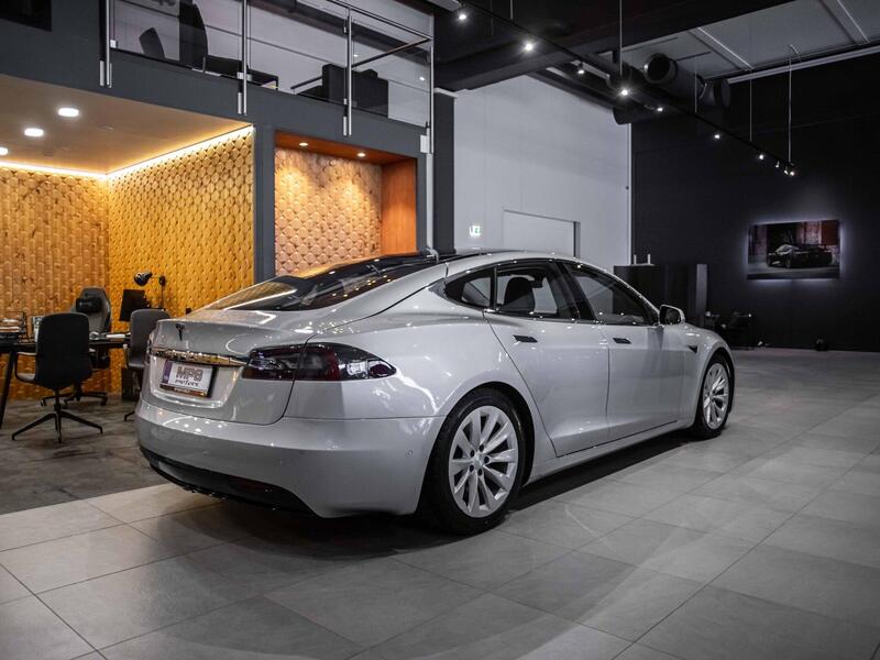 Tesla Model S vaihtoauto