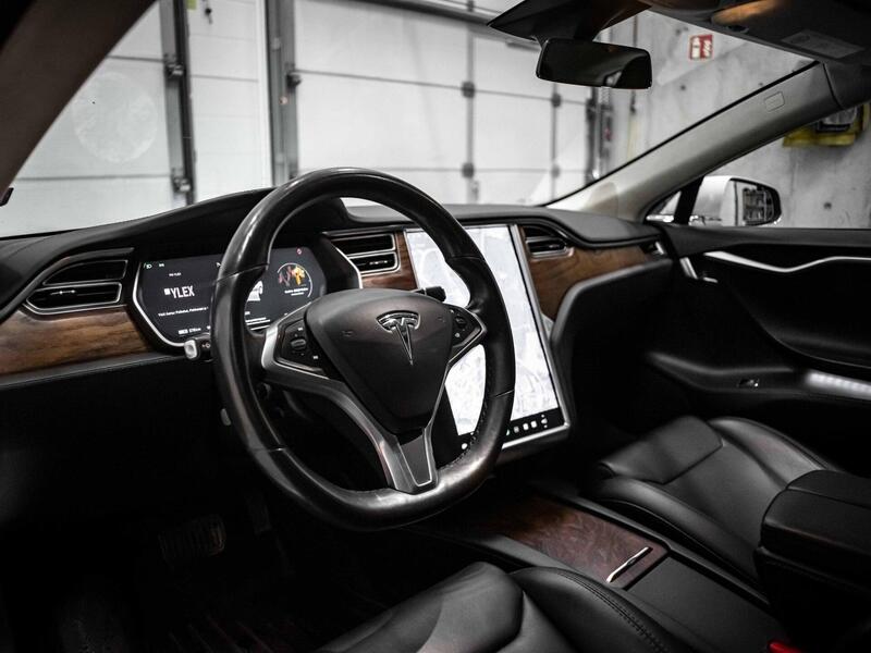 Tesla Model S vaihtoauto