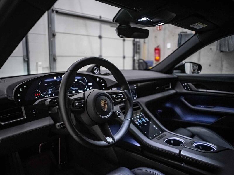 Porsche Taycan vaihtoauto