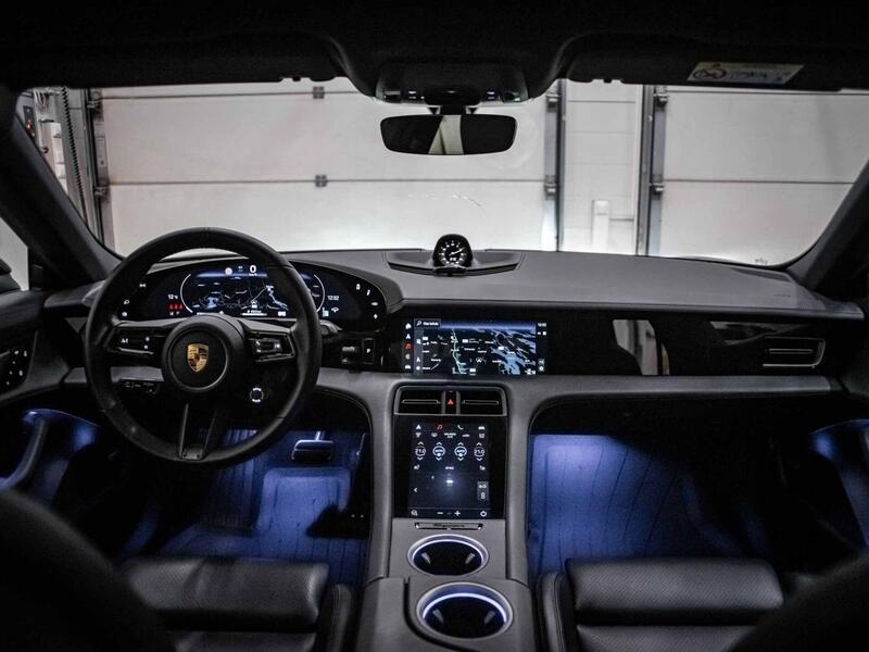 Porsche Taycan vaihtoauto