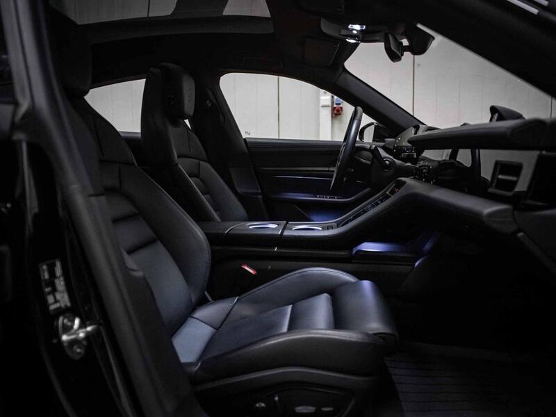 Porsche Taycan vaihtoauto