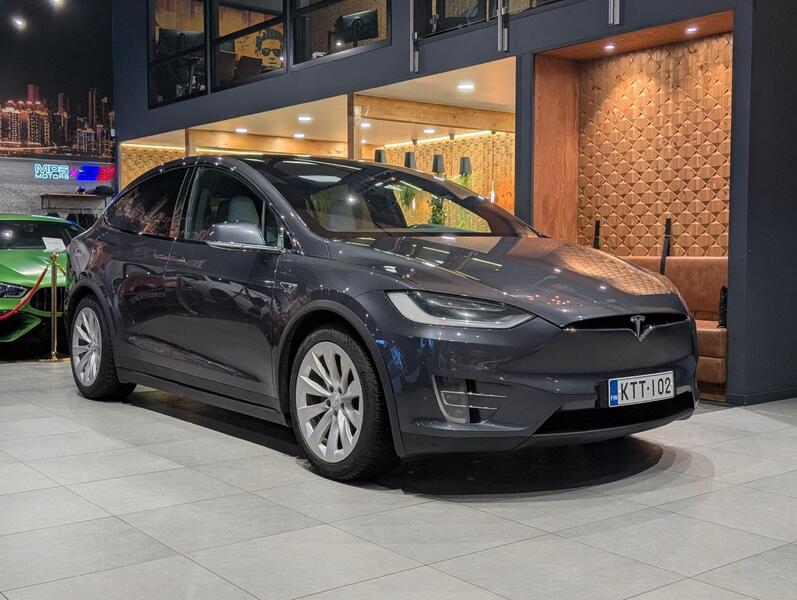 Tesla Model X vaihtoauto
