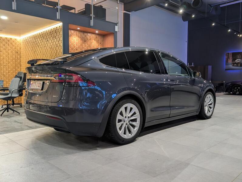 Tesla Model X vaihtoauto