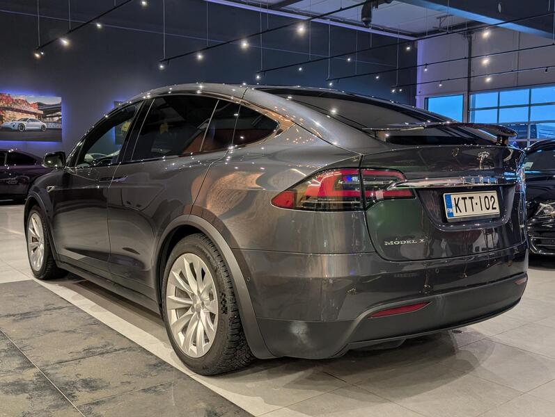 Tesla Model X vaihtoauto