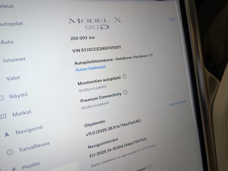 Tesla Model X vaihtoauto