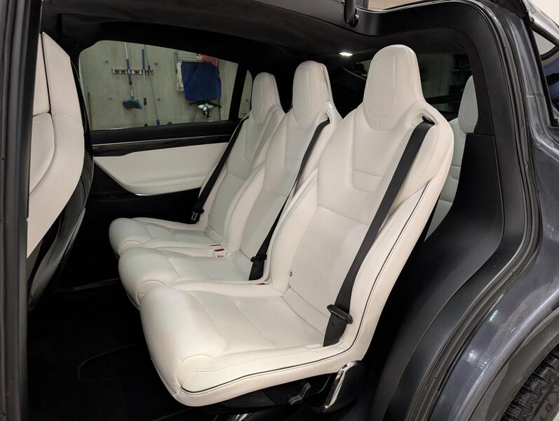 Tesla Model X vaihtoauto