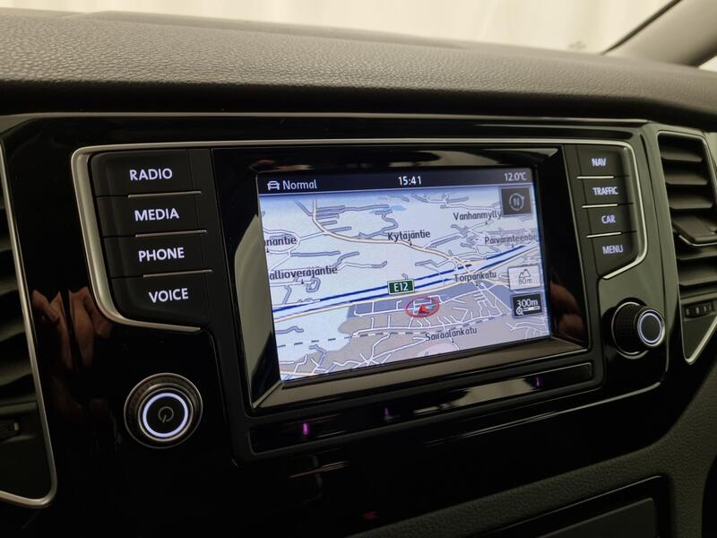 Volkswagen Golf Sportsvan vaihtoauto