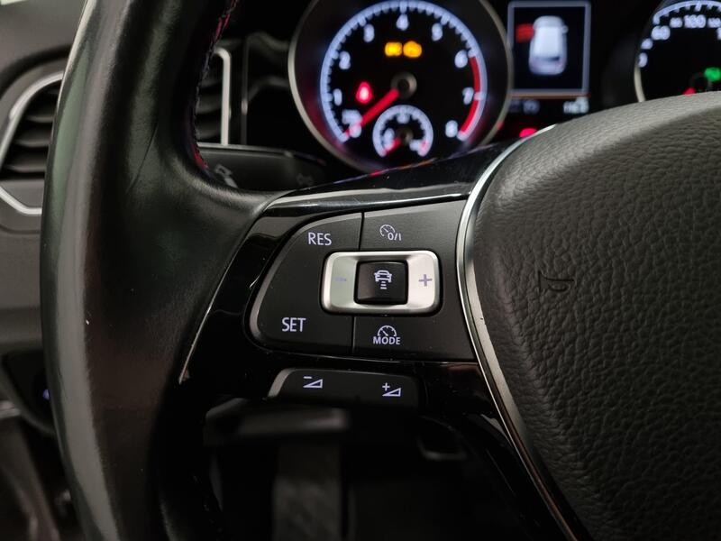 Volkswagen Golf Sportsvan vaihtoauto