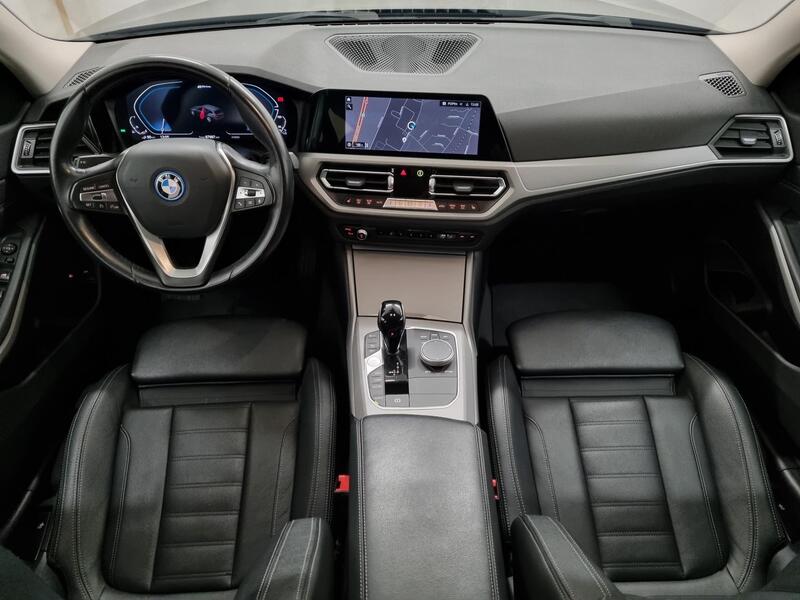 BMW 330 vaihtoauto