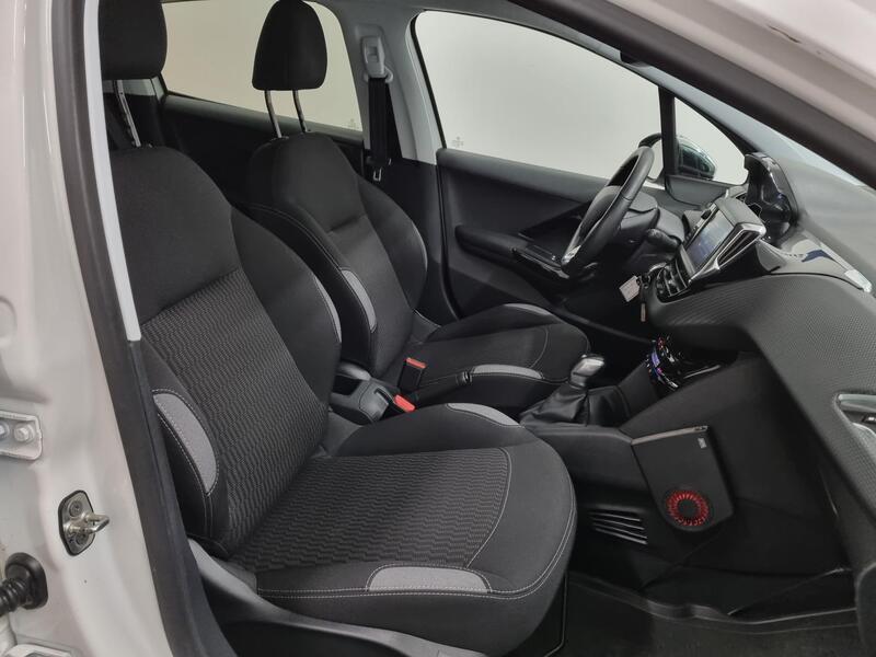 Peugeot 208 vaihtoauto