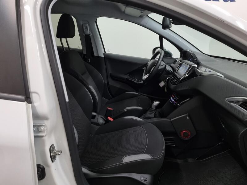 Peugeot 208 vaihtoauto