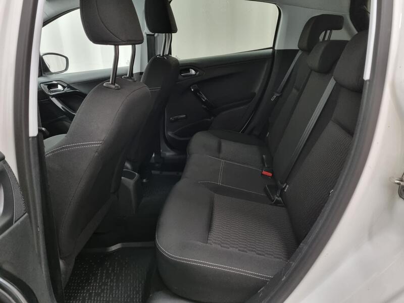 Peugeot 208 vaihtoauto