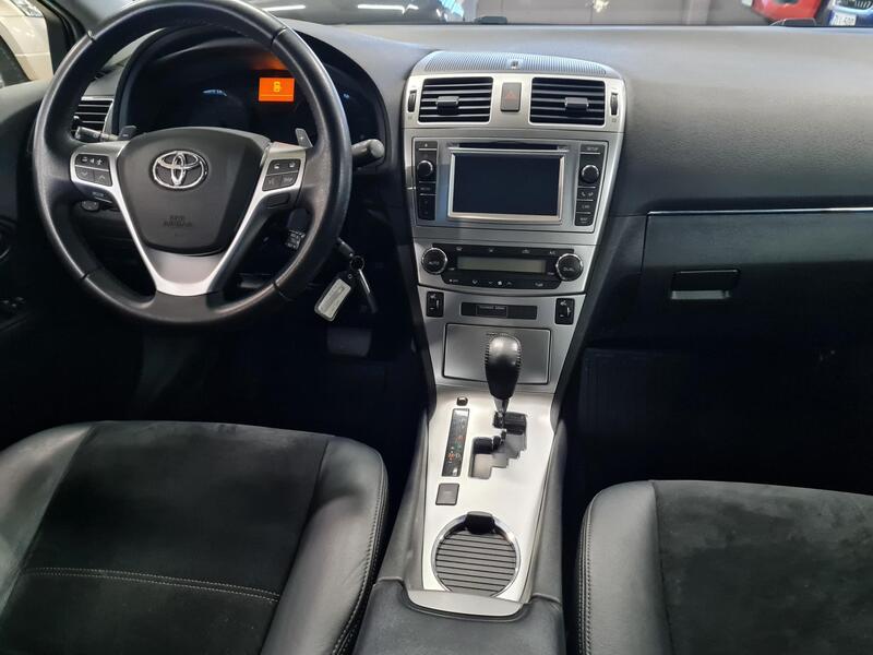 Toyota Avensis vaihtoauto