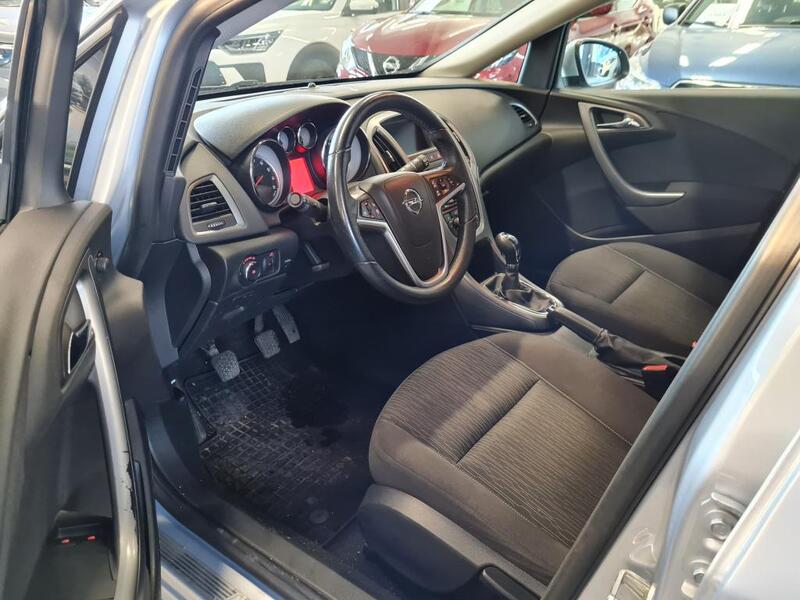 Opel Astra vaihtoauto
