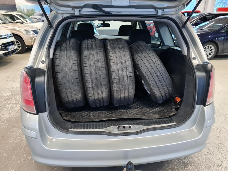 Opel Astra vaihtoauto