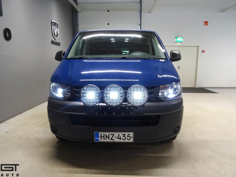 Volkswagen Caravelle vaihtoauto