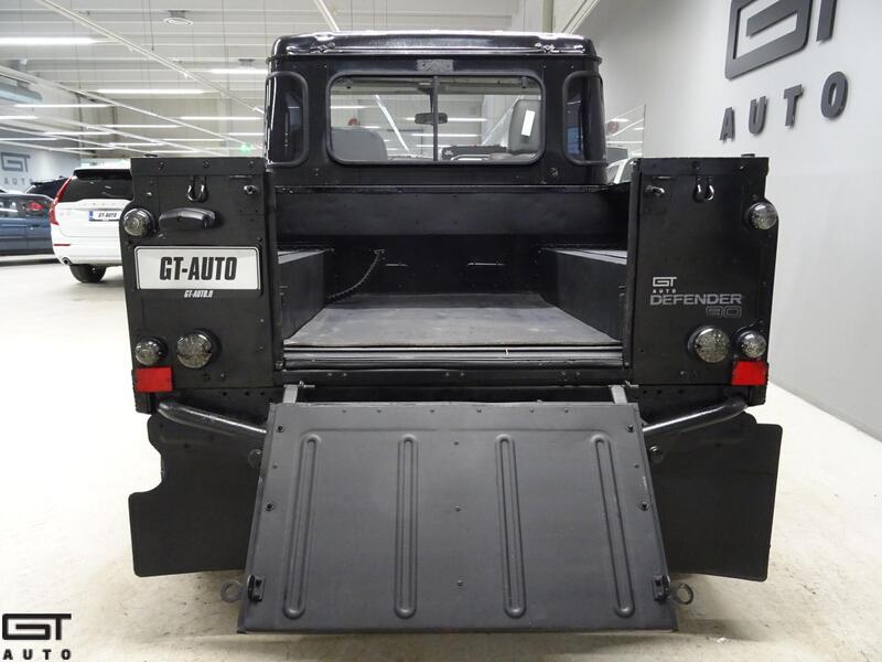 Land Rover Defender vaihtoauto
