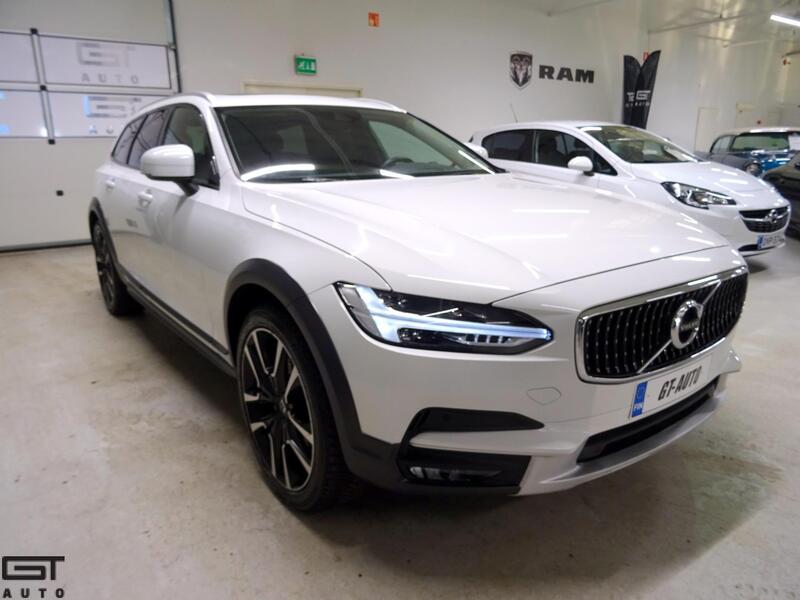 Volvo V90 Cross Country vaihtoauto