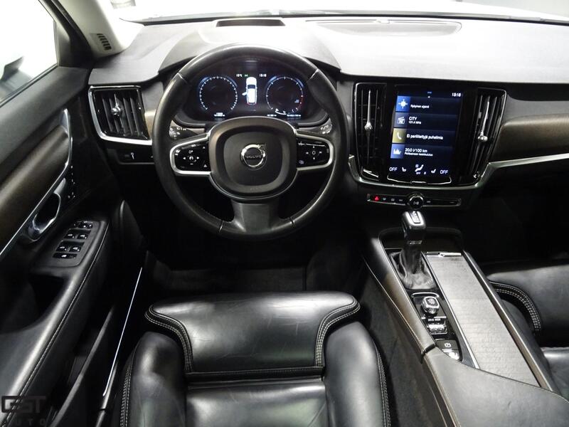 Volvo V90 Cross Country vaihtoauto