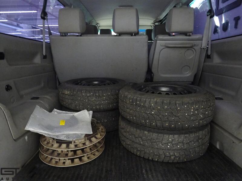 Volkswagen Caravelle vaihtoauto