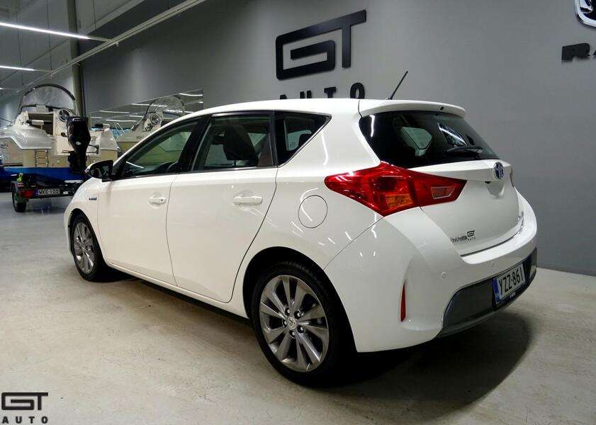 Toyota Auris vaihtoauto